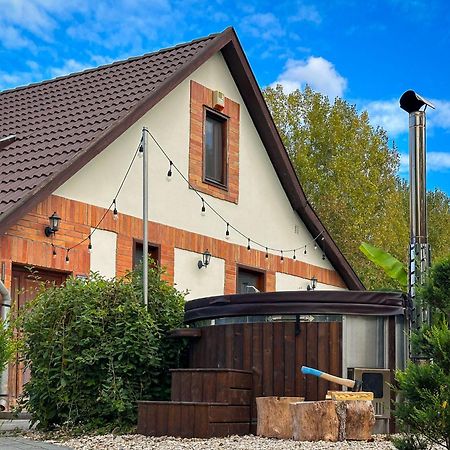 Вилла Posteleki Vendeghaz-Nyugalom Szigetei Дьюла Экстерьер фото